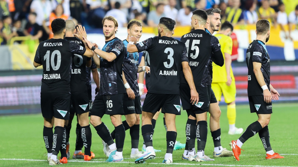 Adana Demirspor deplasmanda kazandı:2-1