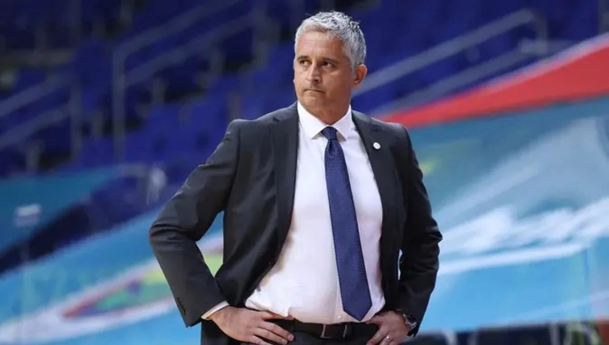 Anadolu Efes,  Kokoskov ile yollarını ayırdı