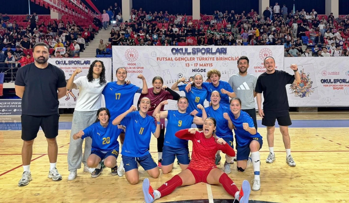 Asiye Ağaoğlu Anadolu Lisesi Kız Futsal Takımı &Uuml;st &Uuml;ste 3. Kez T&uuml;rkiye Şampiyonu