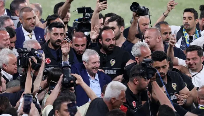 Aziz Yıldırım Fenerbah&ccedil;e'nin 35. Başkanı Oldu