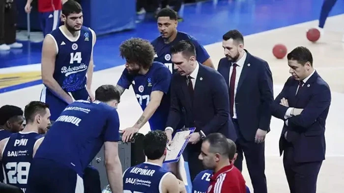 Bah&ccedil;eşehir Koleji yarı finalde:75-72