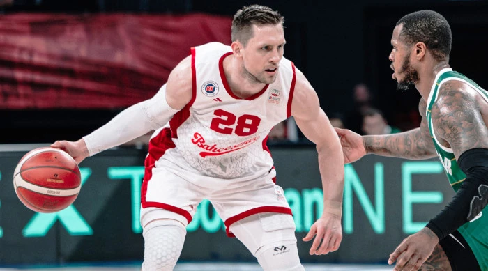 Bah&ccedil;eşehir Koleji'nin y&uuml;z&uuml; g&uuml;ld&uuml;:100-61