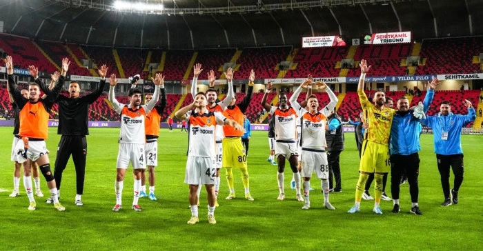 Başakşehir Avrupa niyetine:2-1