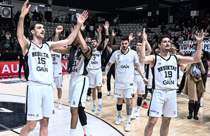 Beşiktaş evinde farklı galip:99-75