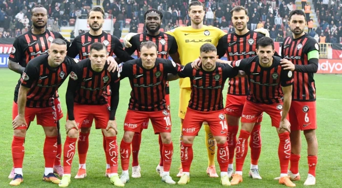 &Ccedil;orum FK'nın zirve inadı:2-0