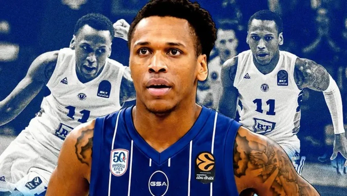 Daron Russell Anadolu Efes'te