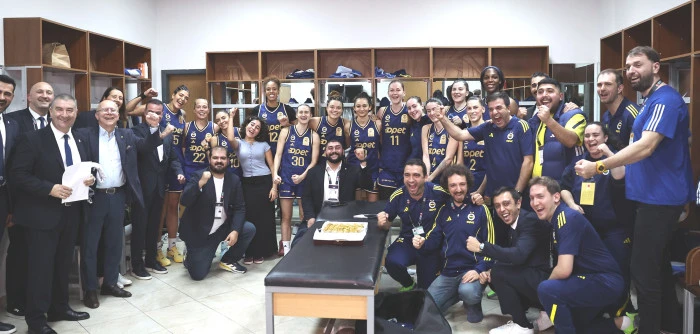 Derbide son gülen Fenerbahçe:75-71