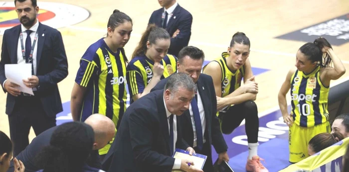 Derbinin galibi Fenerbahçe Opet:107-78