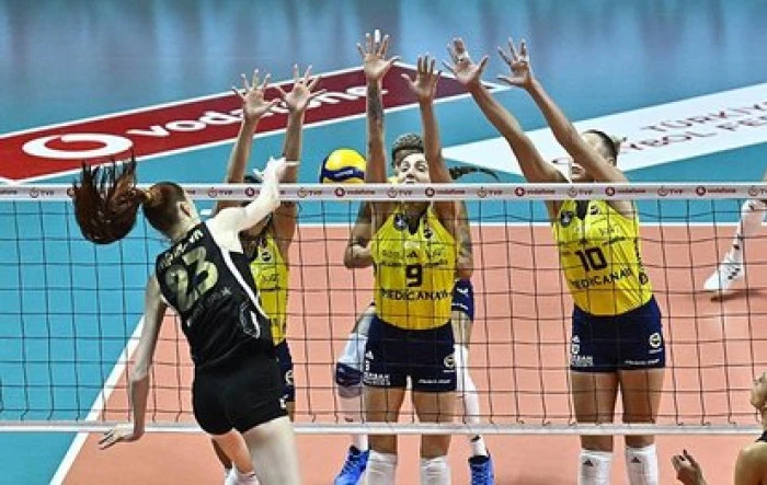 Derbiyi VakıfBank kazandı:3-2