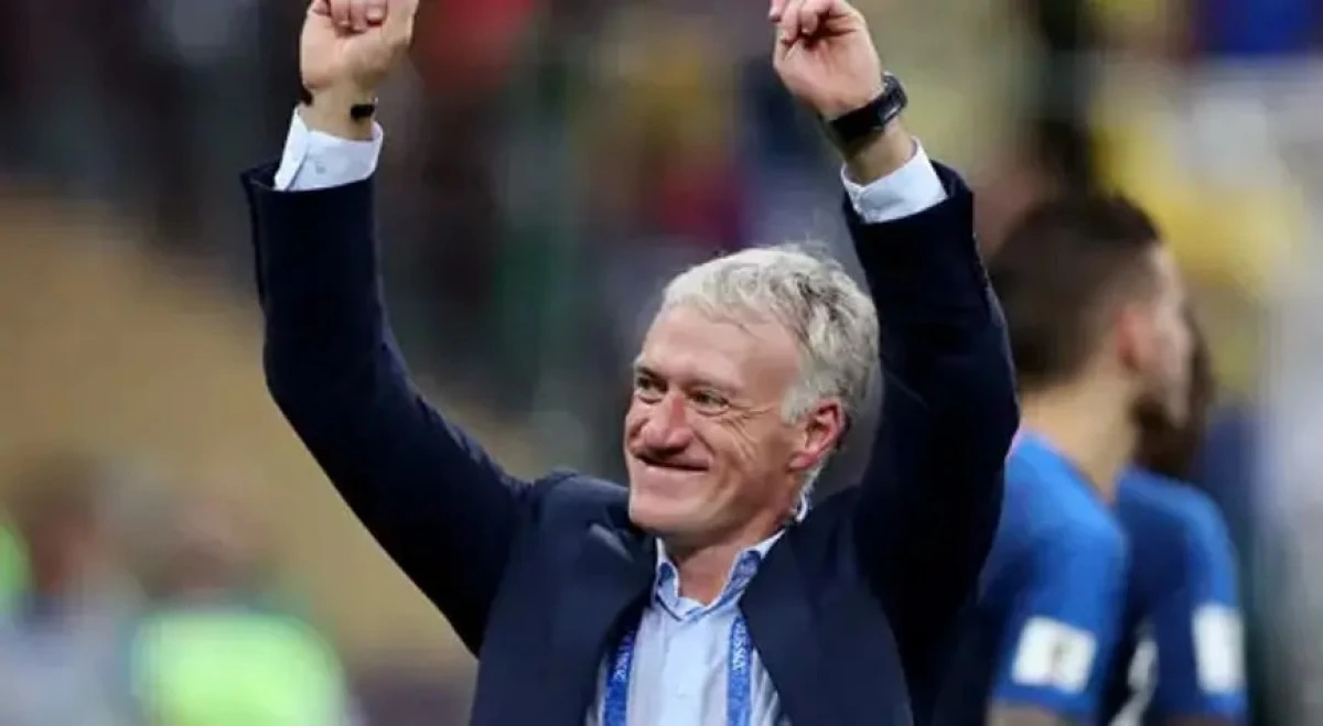 Didier Deschamps tarihe ge&ccedil;ti
