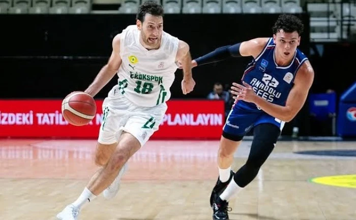 Esenler Erokspor, Anadolu Efes'i devirdi:73-70