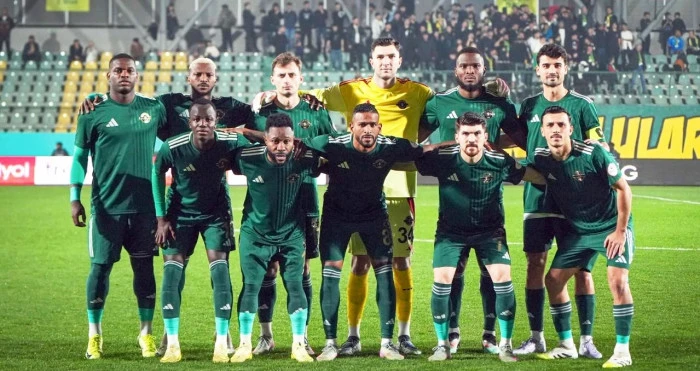 Esenler Erokspor liderliğe yükseldi:3-1