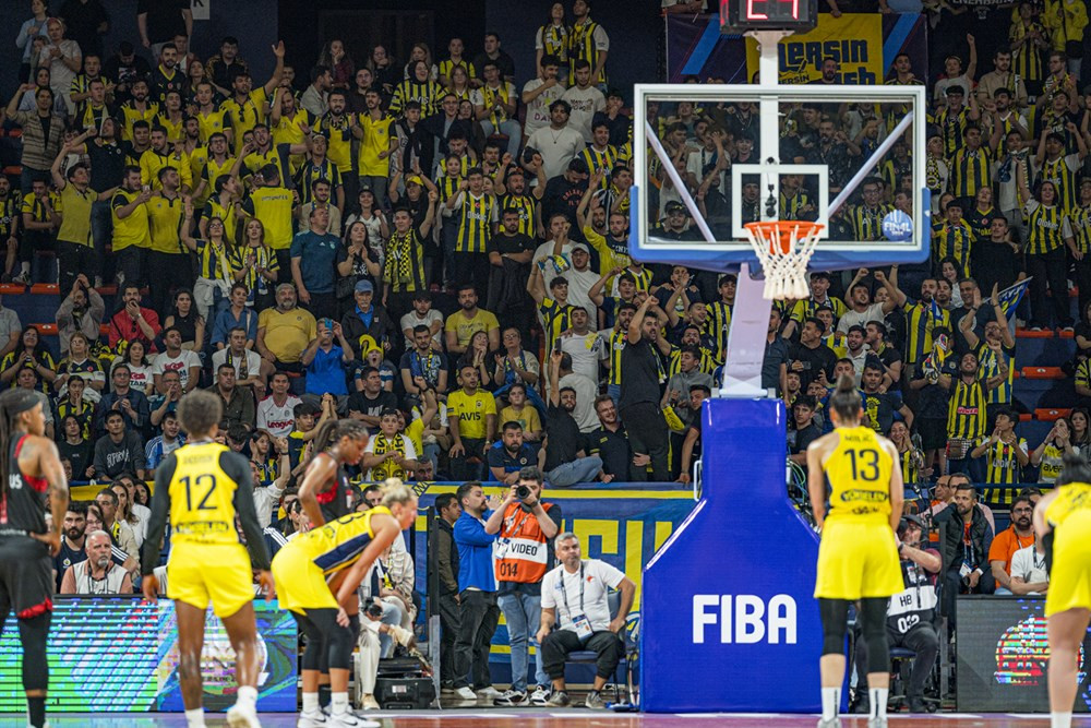Fenerbahçe, üst üste 2. kez Euroleague şampiyonu:106-73