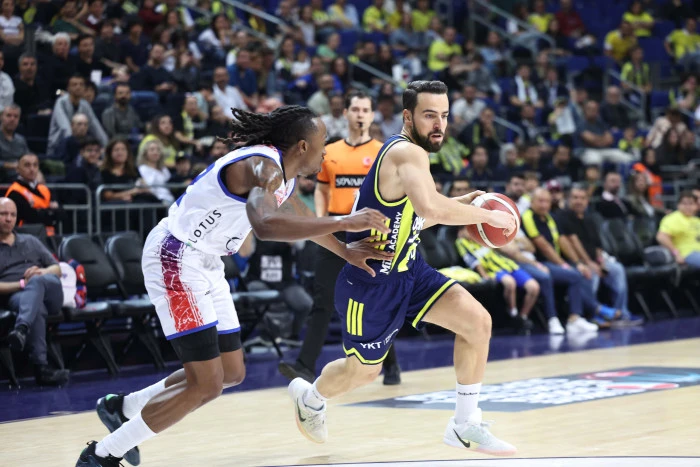 Fenerbahçe Beko, muhteşem geri dönüşle kazandı:91-87