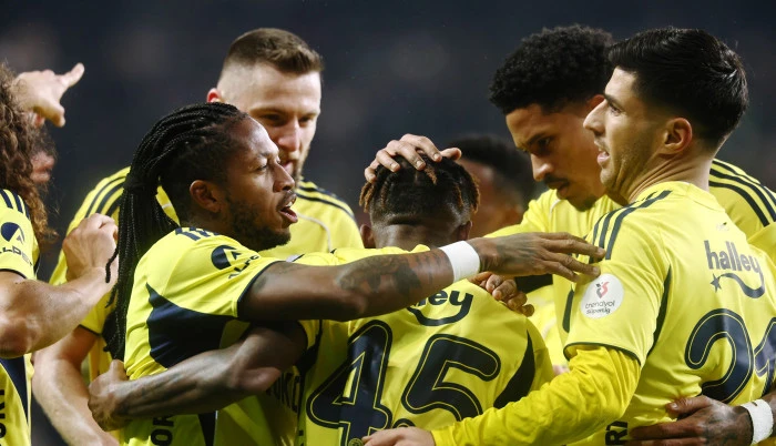  Fenerbah&ccedil;e, Kocaelispor'u rahat ge&ccedil;ti:2-0