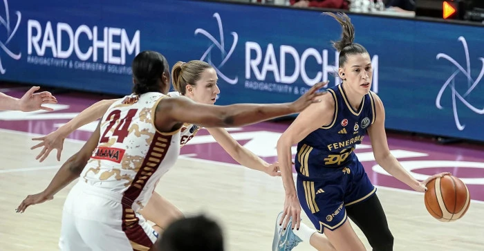 Fenerbah&ccedil;e Opet Altılı Final'i garantiledi:71-61