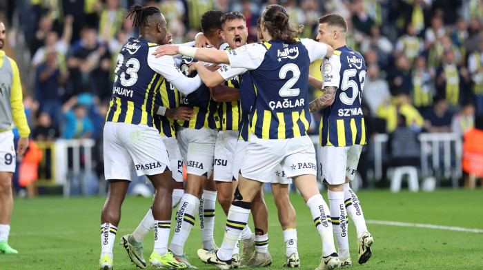 Fenerbahçe yarıştan kopmadı:3-0