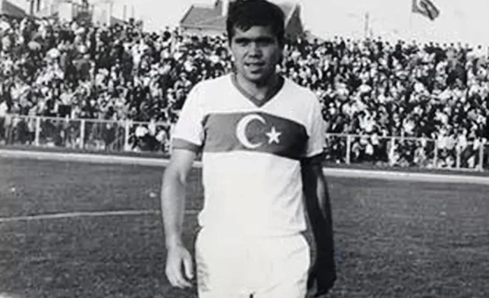 Futbolcu ve teknik adam Nihat Atacan hayatını kaybetti