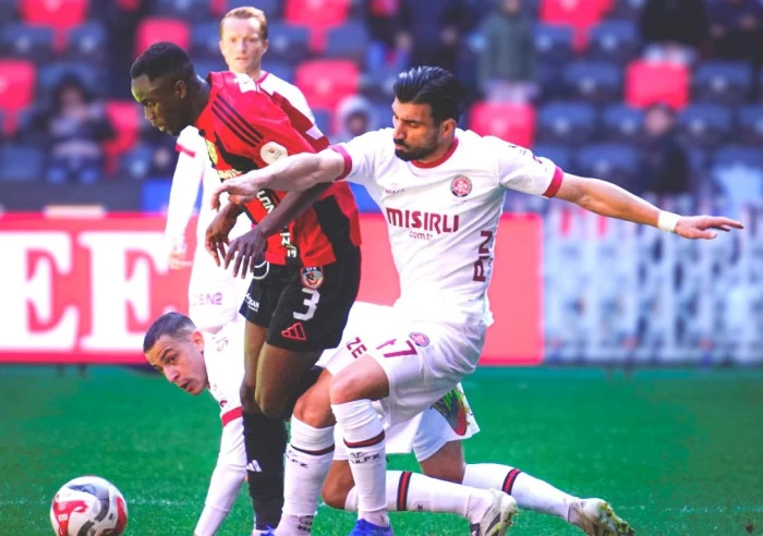 Gaziantep FK ile Fatih Karag&uuml;mr&uuml;k yenişemedi:1-1