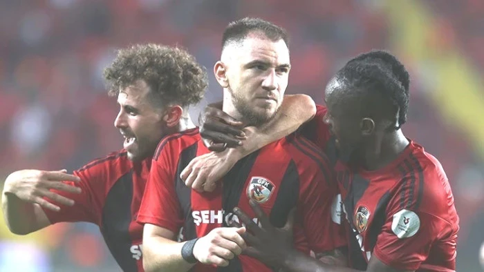 Gen&ccedil;lerbirliği rahat nefes aldı:2-1