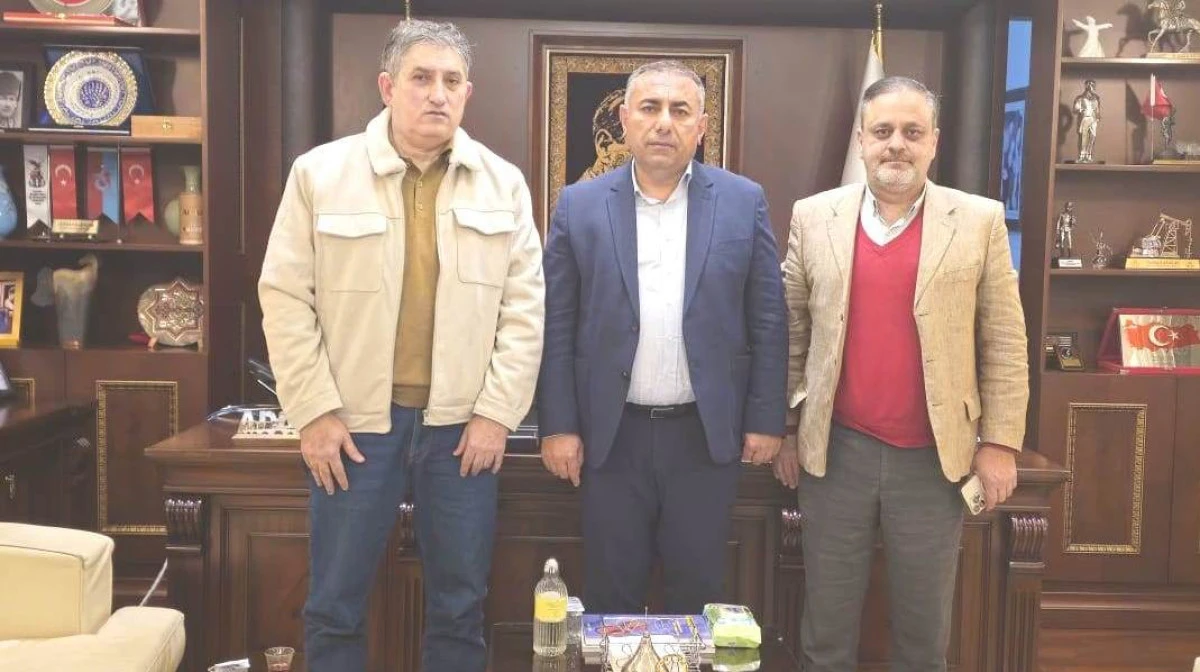 G&uuml;ng&ouml;r Ge&ccedil;er, "Yerel basını &ouml;nemsiyoruz"