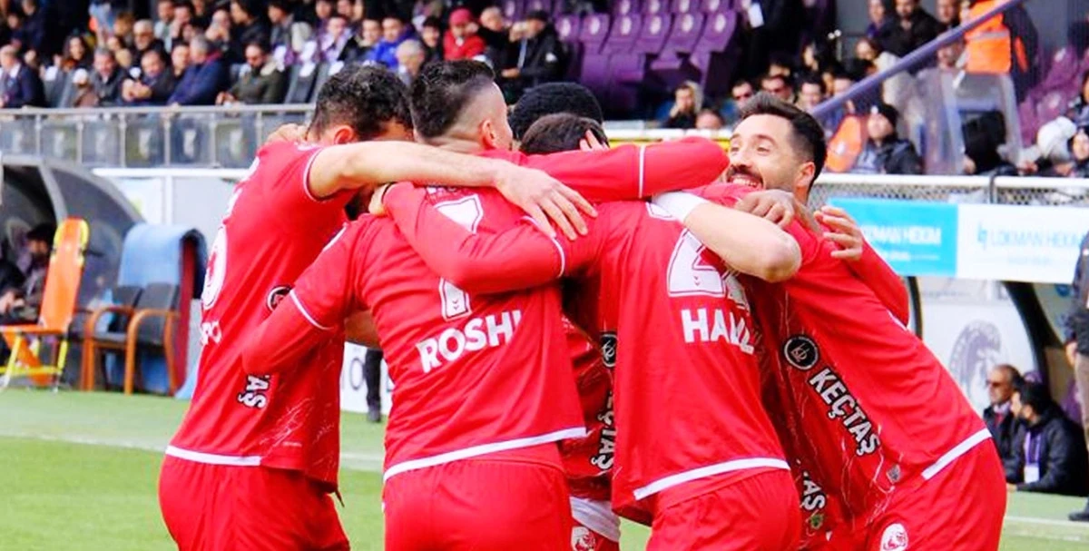  Ke&ccedil;i&ouml;reng&uuml;c&uuml;, sahasında farklı galip:5-1