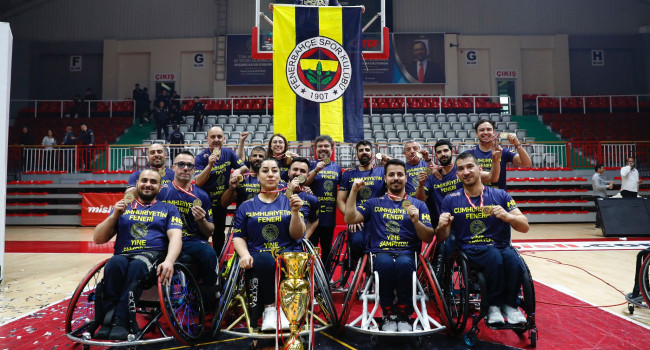 Şampiyon Fenerbahçe :59-53