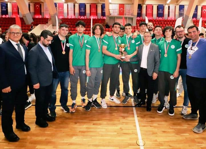 Şampiyonluk kupası Sertaşspor'dan alındı Seyhan Belediyespor'a verildi