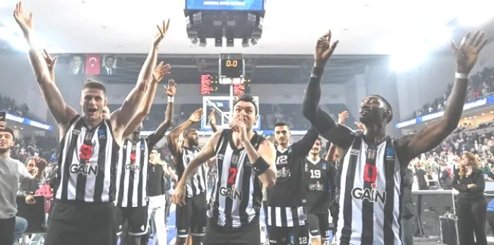 Türk derbisinde kazanan Beşiktaş:93-84