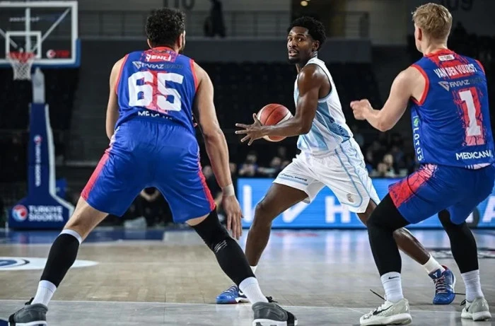 Türk Telekom seriye bağladı:89-82