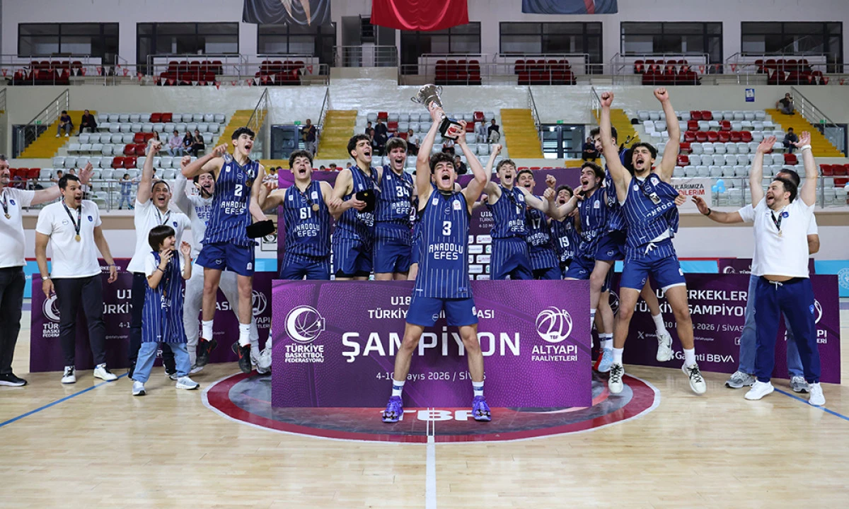 U18 Erkekler Basketbol T&uuml;rkiye Şampiyonu Anadolu Efes:71-52