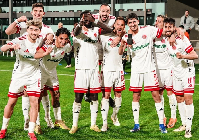 &Uuml;mraniyespor rahat nefes aldı:2-0