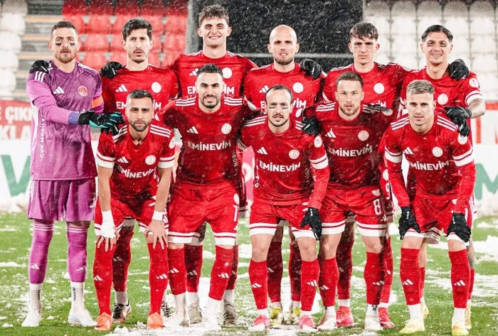 &Uuml;mraniyespor&rsquo;dan g&ouml;vde g&ouml;sterisi:5-0